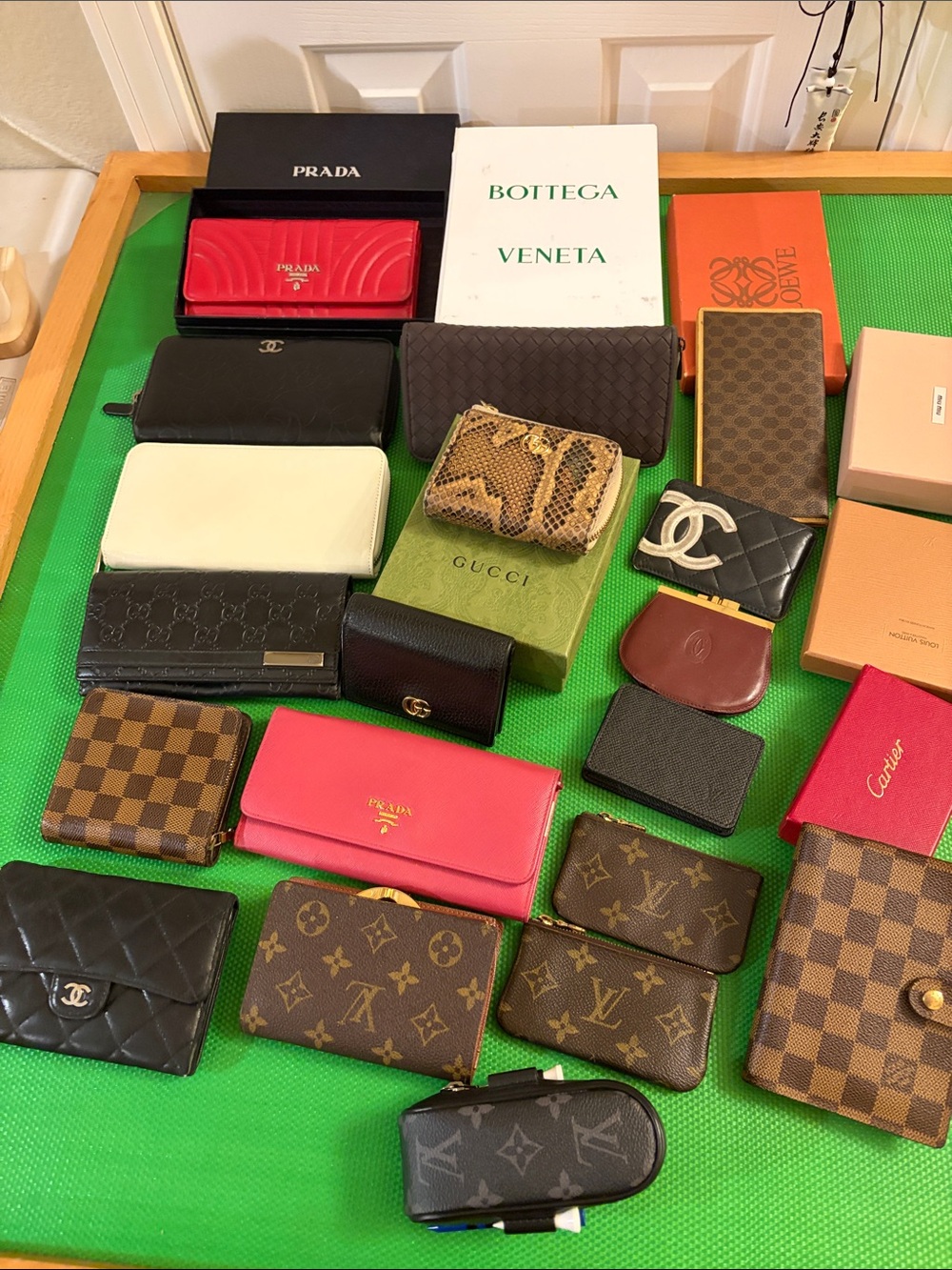 Random wallets/ SLGs pull- This listing is for my live show!